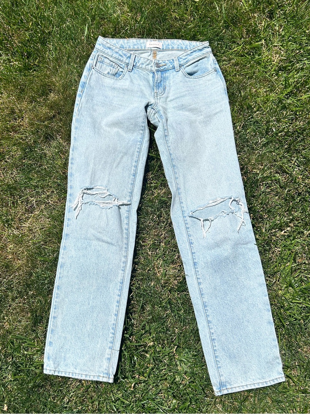 Light Wash Distressed Women’s Jeans